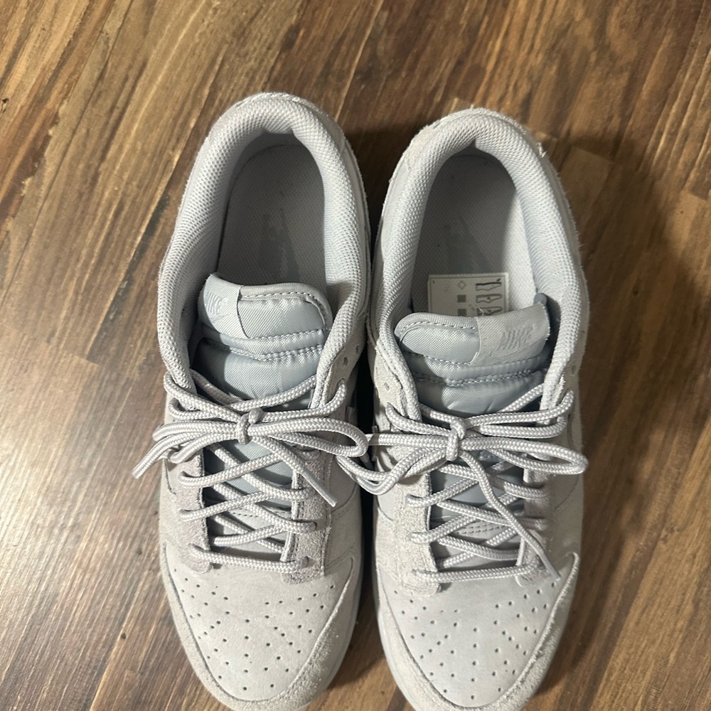 Nike Dunks Gray - image 4